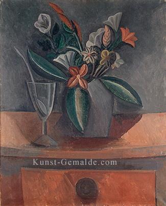 Vase von Blumen Glas Wein und Löffel 1908 kubist Pablo Picasso Ölgemälde